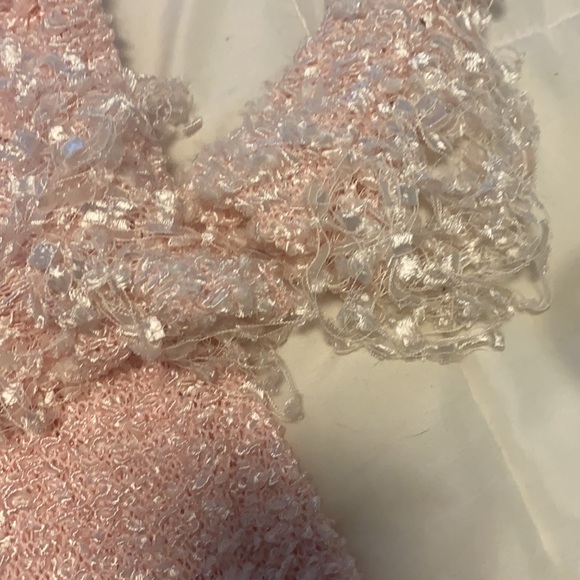 Beautiful shirt and skirt light pink just a beautiful set - Picture 4 of 5